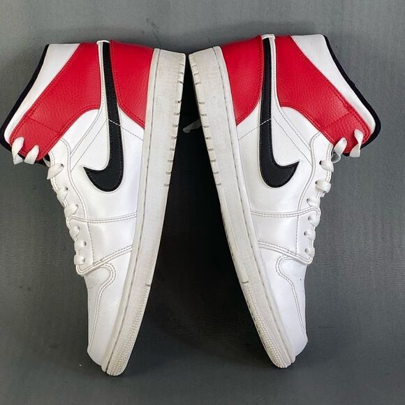 Nike Air Jordan 1 Retro Mid Chicago White Black Gym Red mens size  10 - Picture 7 of 10